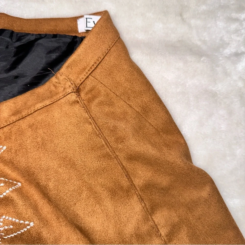 Evie Embroidered Faux Suede Brown Mini Skirt Size Small - Picture 5 of 6